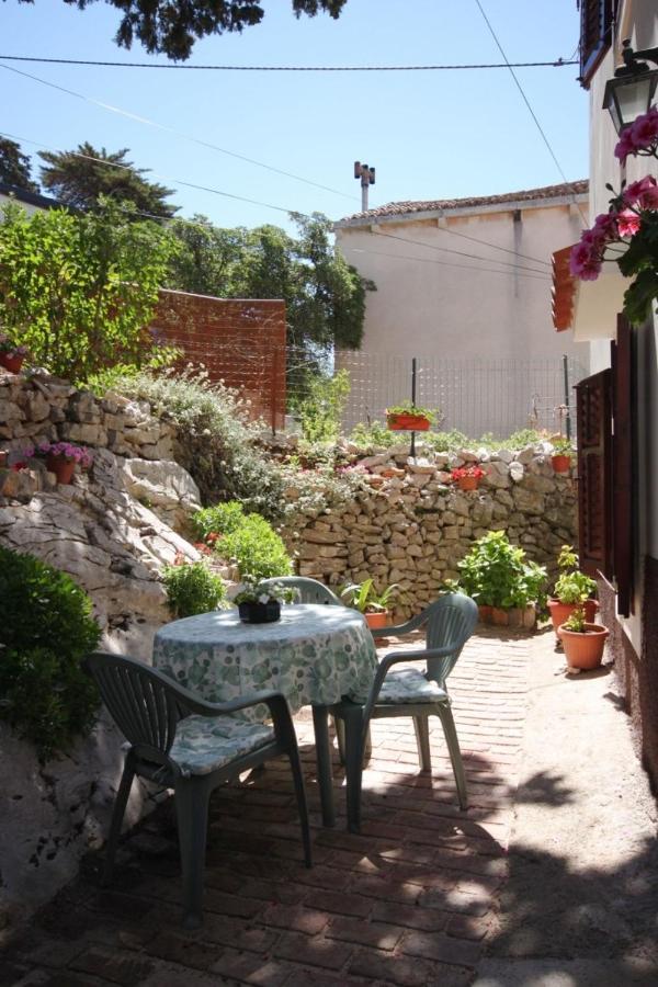 Apartments And Rooms With Parking Space Cunski, Losinj - 2498 Exterior photo