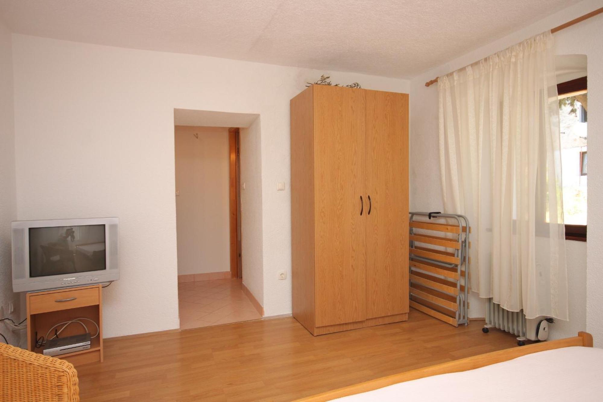 Apartments And Rooms With Parking Space Cunski, Losinj - 2498 Room photo